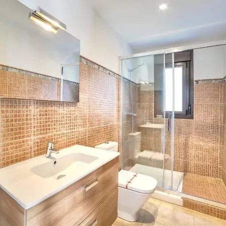 Pinets - Plusholidays Villa